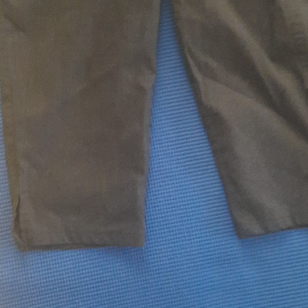 Grey capris - Picture 4 of 7